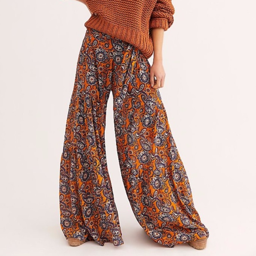 LAST ONE Free People One Aloha Printed Wide Pants